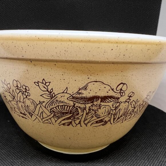 🍄 Vintage Pyrex 401 Mixing Bowl – Mushroom Speckled Tan Brown – 1.5 Pint - Picture 6 of 8